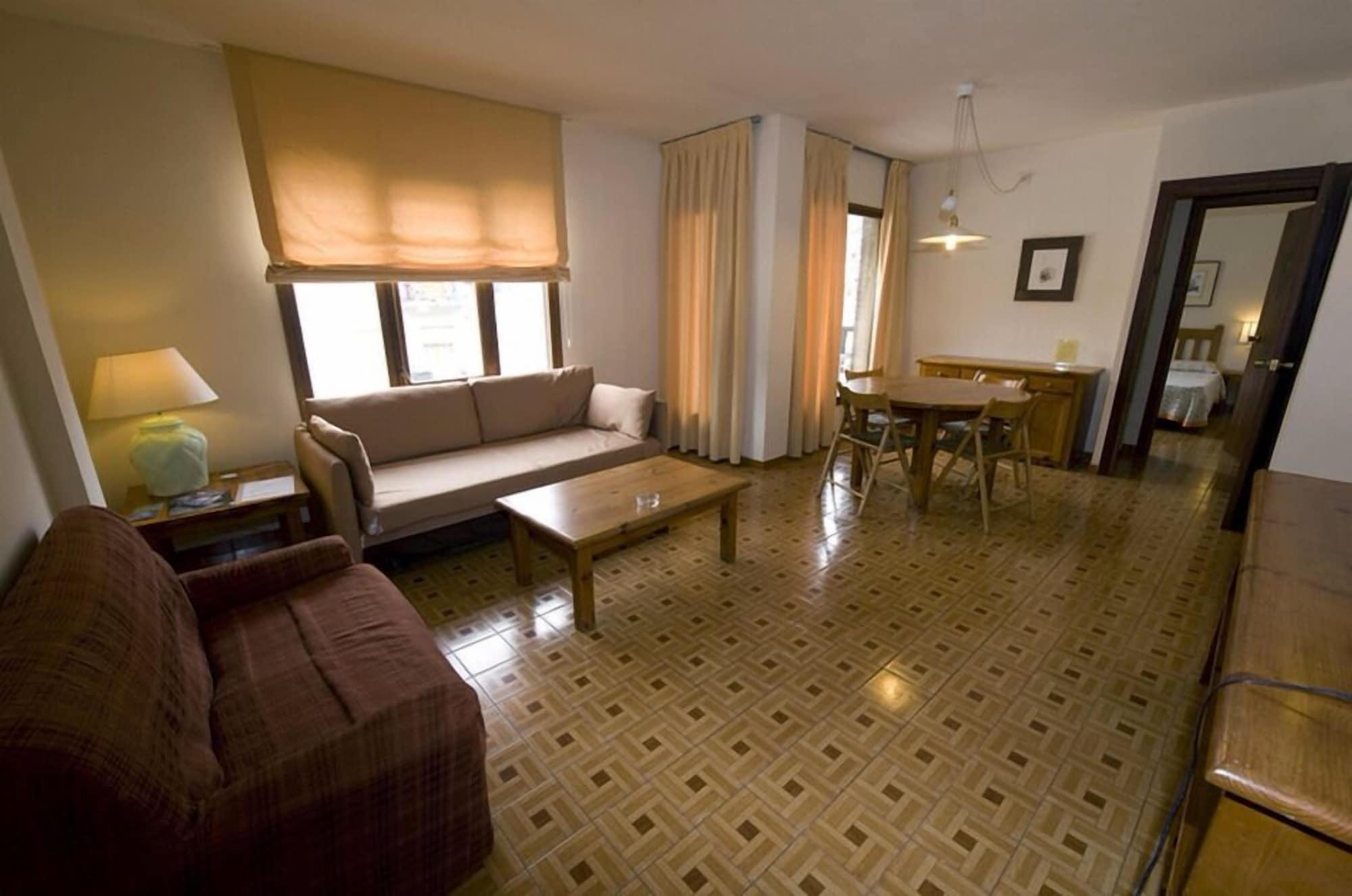 Apartamentos Pessets Adelaida Sort Exterior foto