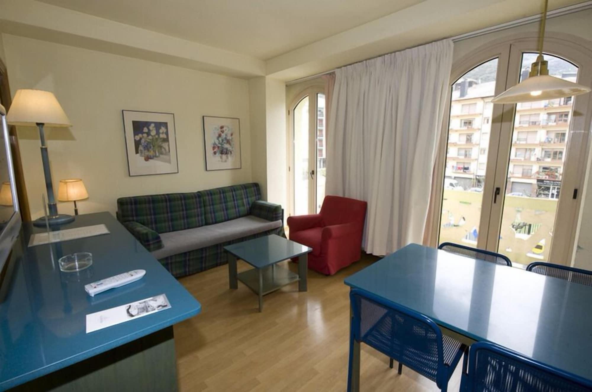 Apartamentos Pessets Adelaida Sort Exterior foto
