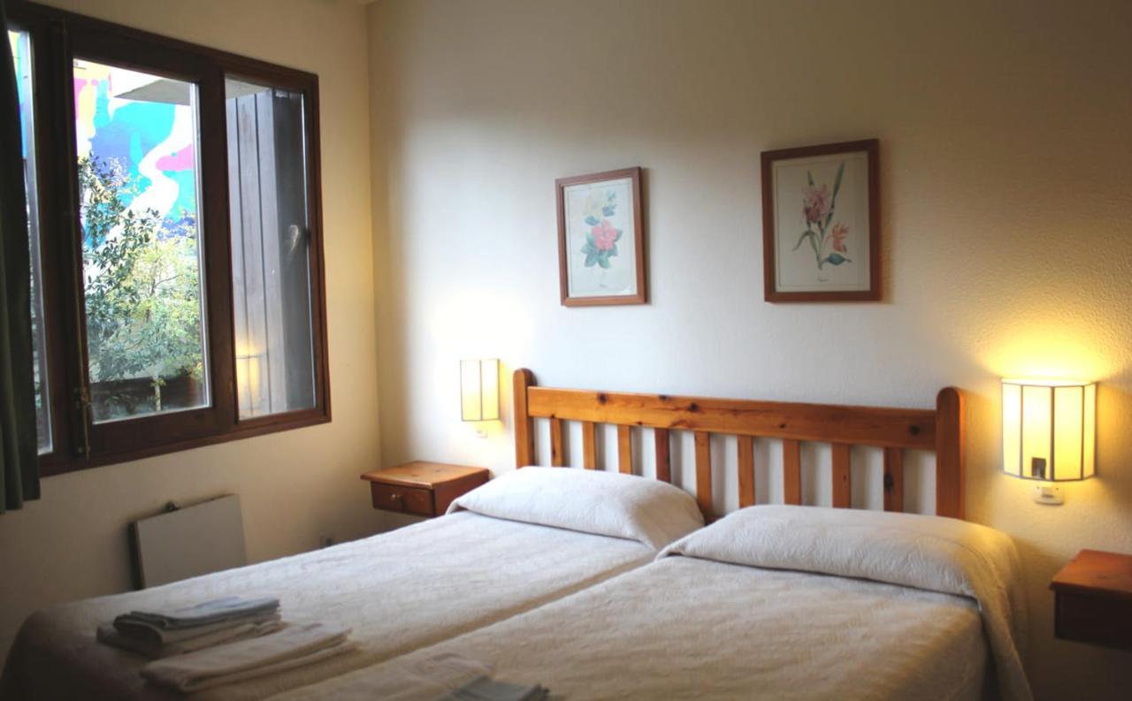 Apartamentos Pessets Adelaida Sort Exterior foto
