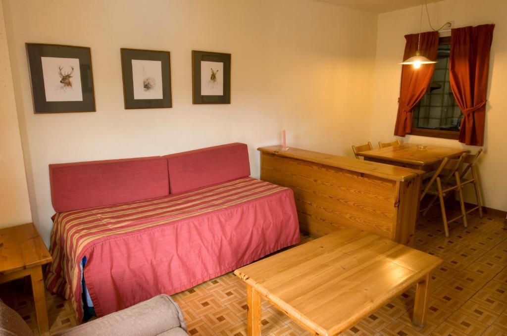 Apartamentos Pessets Adelaida Sort Quarto foto